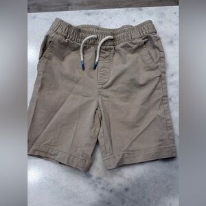 GAP boys tan khaki shorts- gently used. Great condition!